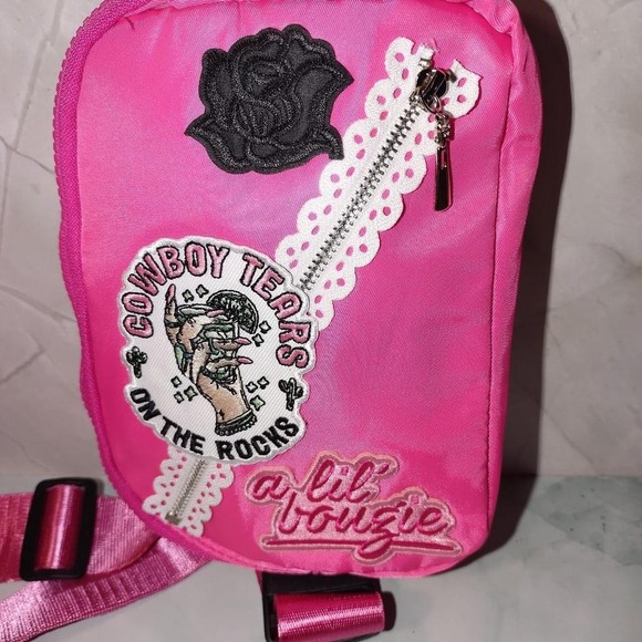 Cowboy tears custom cross body pink bag - Picture 5 of 5